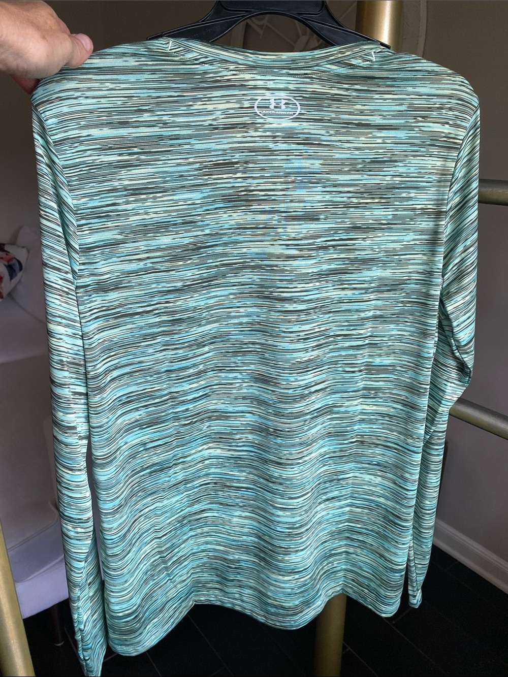 Under Armour HEAT GEAR Women's V-Neck Long Sleeve Top - Athletic Fit size large - Picture 7 of 8